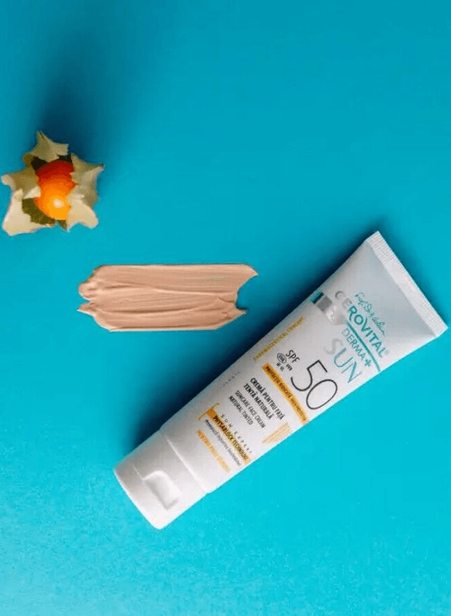 Gerovital H3 Derma+ Sun - Getinte natuurlijke zonnebrandcrème voor het gezicht - SPF 50